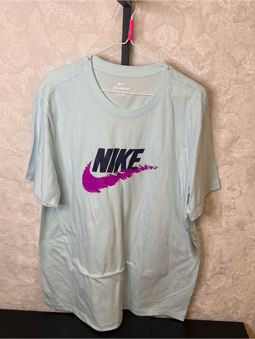 Nike White Retail Hang Tag with Green Accent